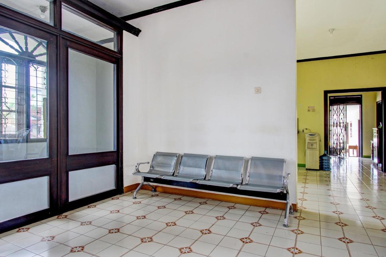 Spot On 92623 Mw 46 Guesthouse Pakualaman Экстерьер фото
